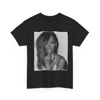 RIHANNA HIPHOP TShirt | Sweatshirt Vintage | Rihanna Hip hop RnB Rapper | Rihanna American Rapper T-Shirt Tshirt | Rihanna Middle Finger