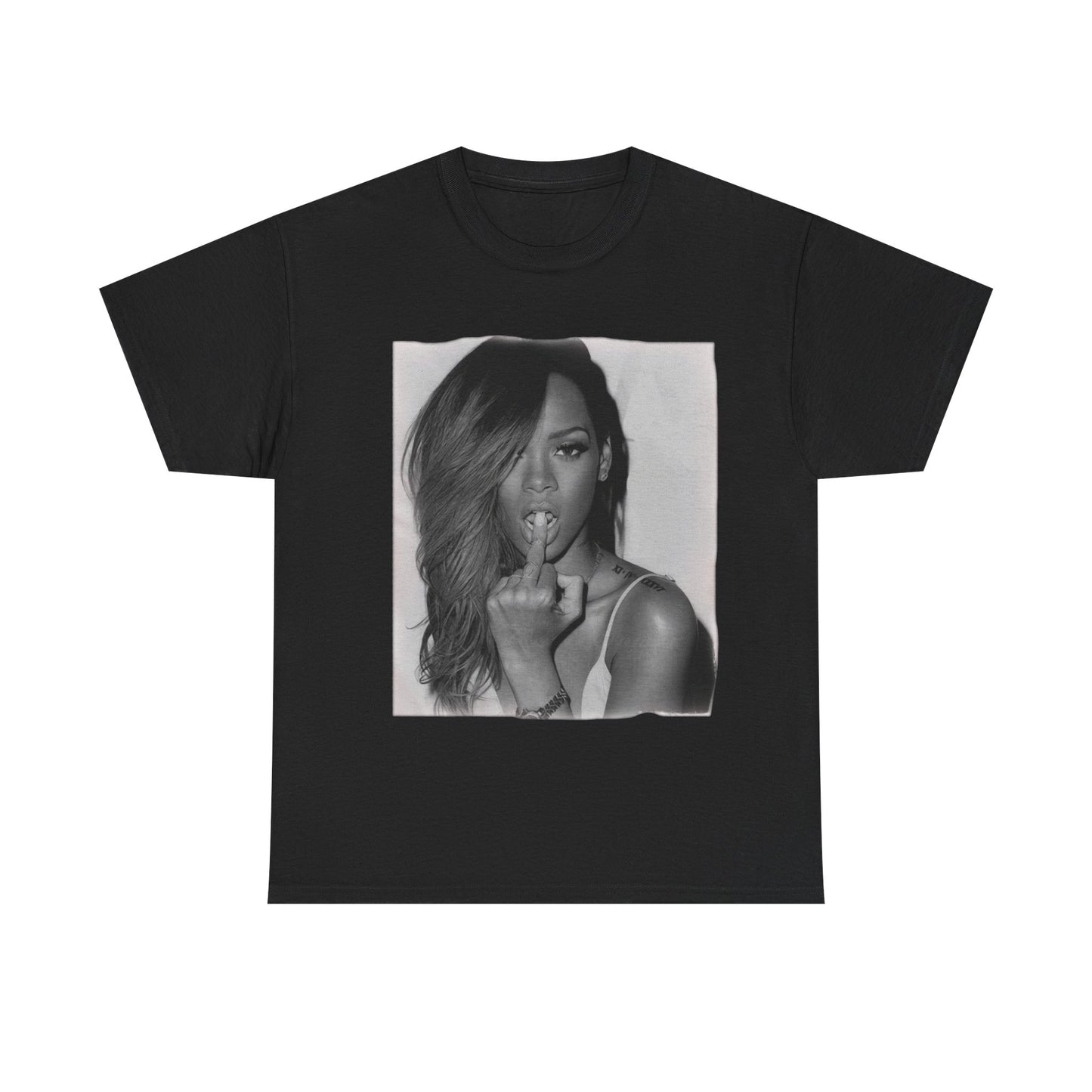 RIHANNA HIPHOP TShirt | Sweatshirt Vintage | Rihanna Hip hop RnB Rapper | Rihanna American Rapper T-Shirt Tshirt | Rihanna Middle Finger