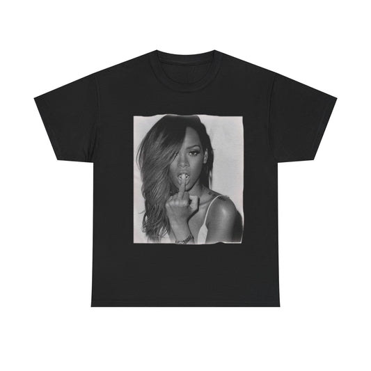 RIHANNA HIPHOP TShirt | Sweatshirt Vintage | Rihanna Hip hop RnB Rapper | Rihanna American Rapper T-Shirt Tshirt | Rihanna Middle Finger