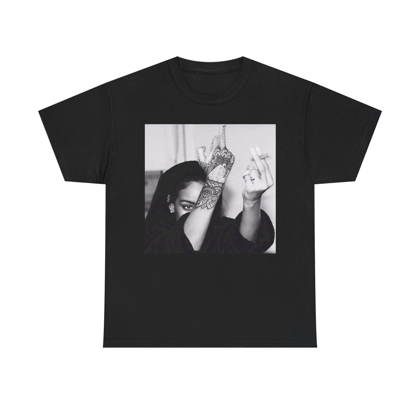 RIHANNA HIPHOP TShirt | Sweatshirt Vintage | Rihanna Hip hop RnB Rapper | Rihanna American Rapper T-Shirt Tshirt | Rihanna Middle Finger